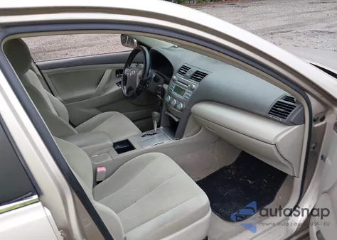 2007 Toyota Camry Le z USA, uszkodzony, nr VIN JTNBE46K073037144